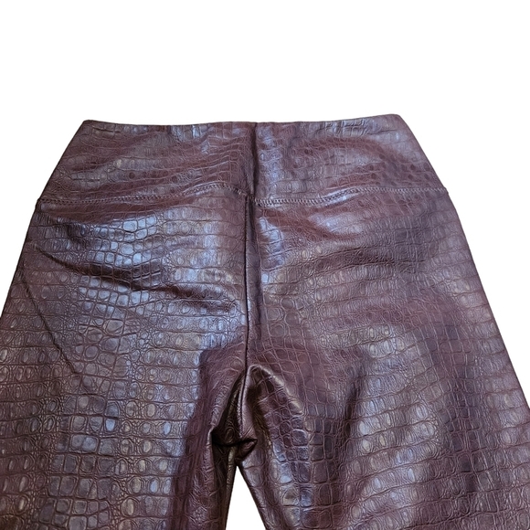 7 for all Mankind Women’s Sz.M brown faux leather croc pants edgy bold darkcore - Picture 4 of 10